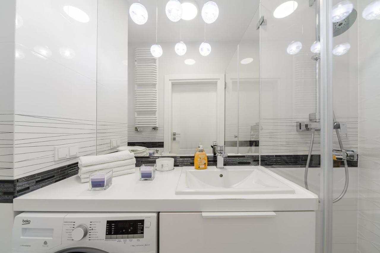 Lumina Luxury Apartments In Mennica Residence ワルシャワ エクステリア 写真
