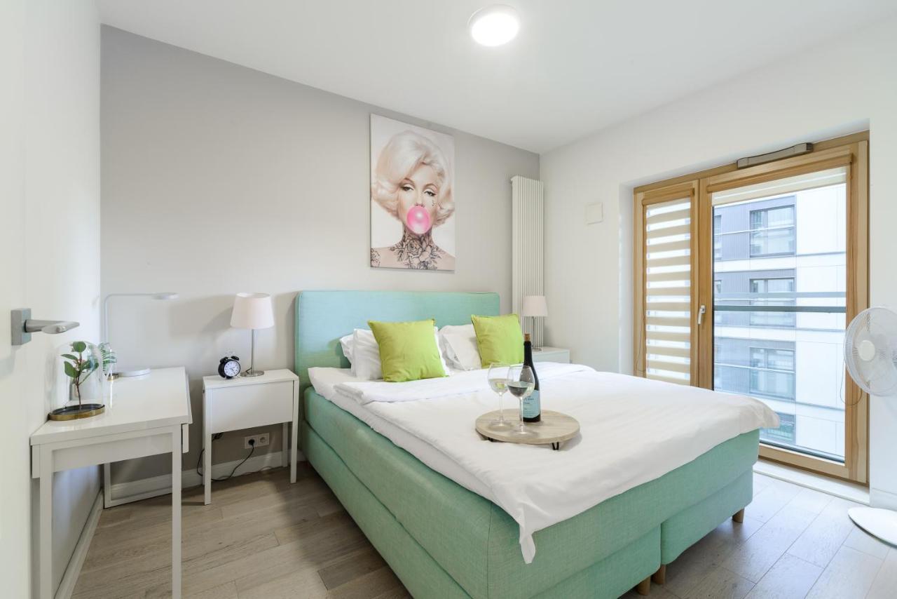 Lumina Luxury Apartments In Mennica Residence ワルシャワ エクステリア 写真